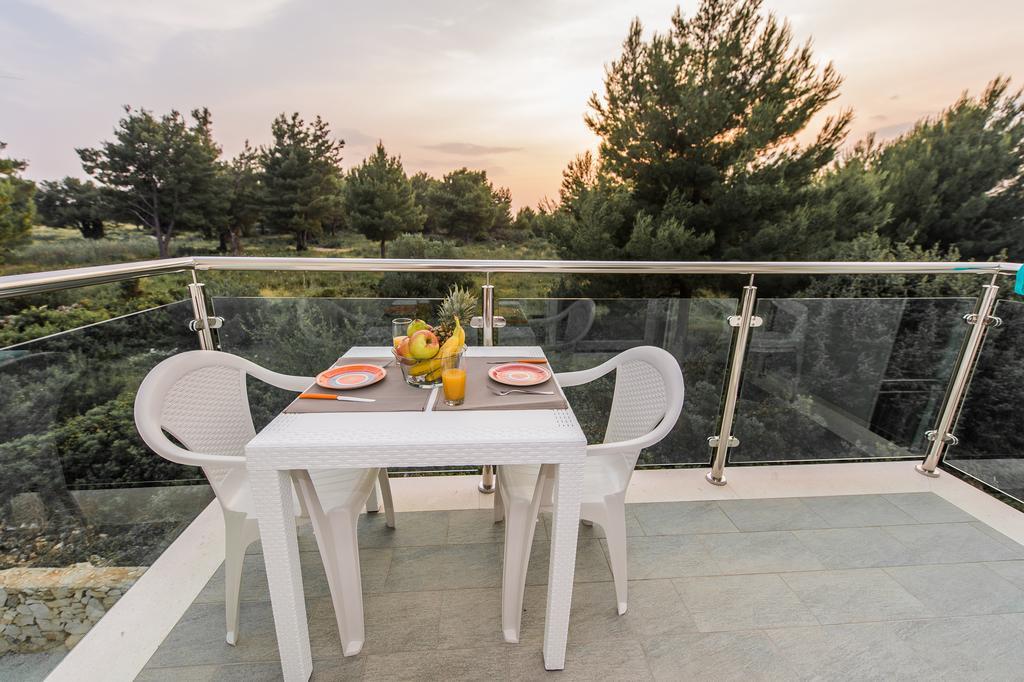 Blue Sky Apartments 로고즈니차 외부 사진