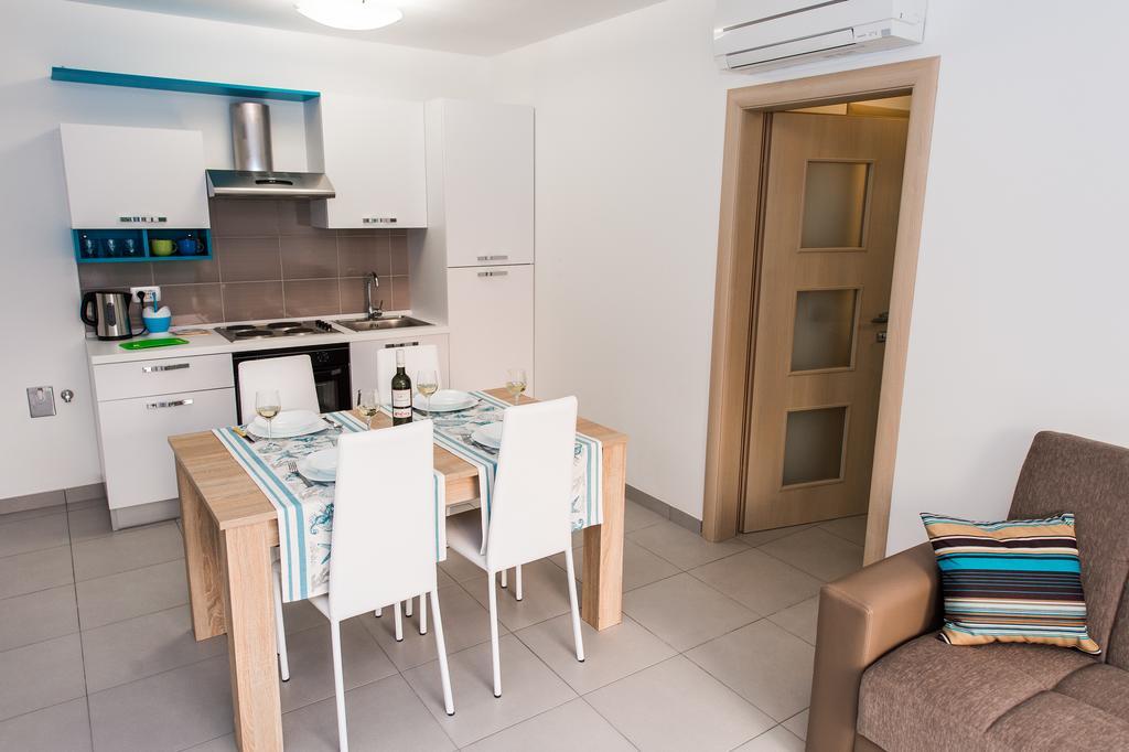 Blue Sky Apartments 로고즈니차 외부 사진