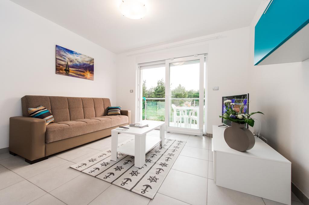 Blue Sky Apartments 로고즈니차 외부 사진