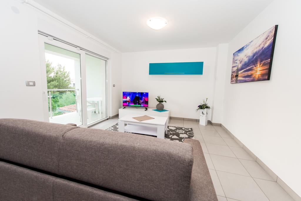 Blue Sky Apartments 로고즈니차 외부 사진